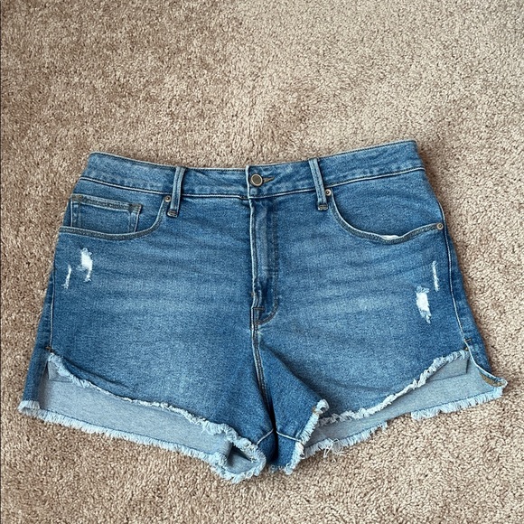 Good American High Rise Denim Shorts - Picture 1 of 6
